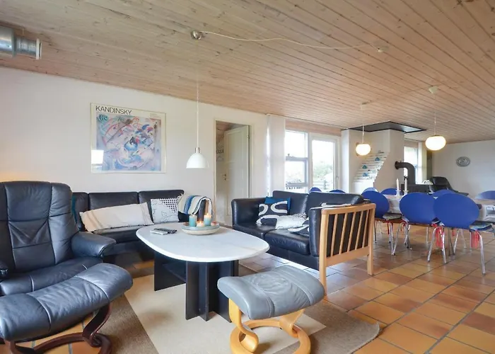 Five-bedroom In Semesterbostad Thisted